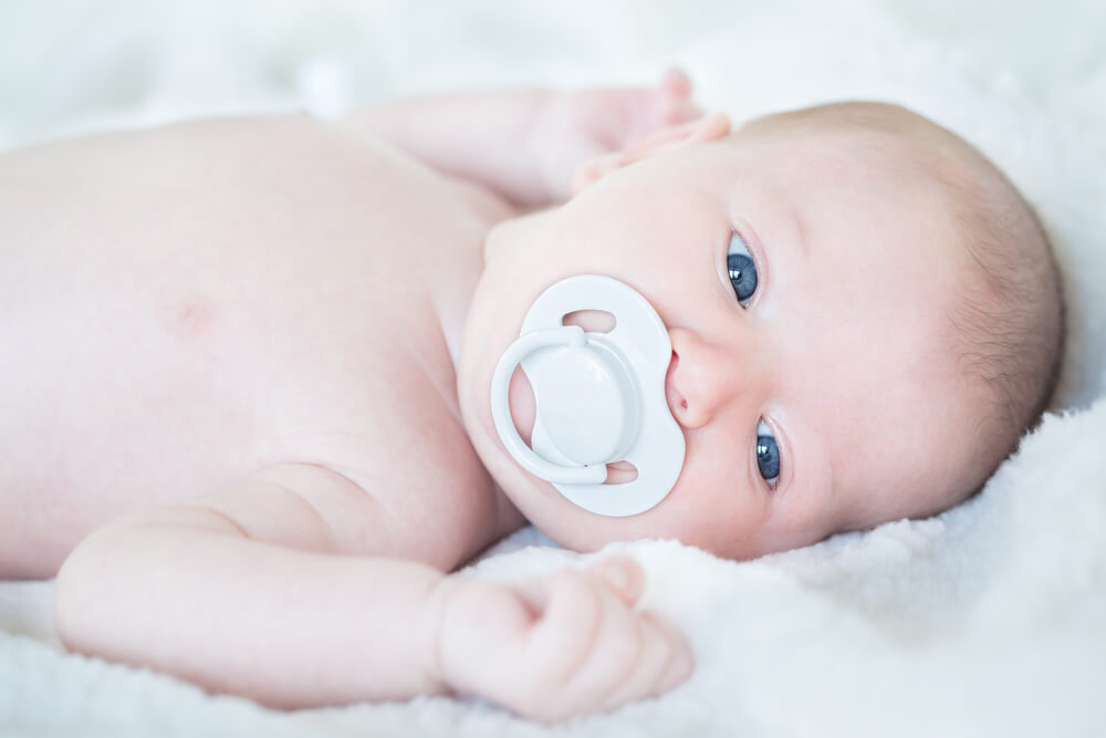 Uso del chupete en bebés recién nacido a término